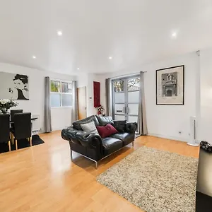 city-2-bed-modern-apartment-by-tower-bridge-london.cambridgehotelsuk.com/