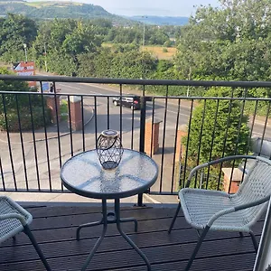 Hastings Extra Large Self Catering Tourism Certified Free Parking Wifi Apartment