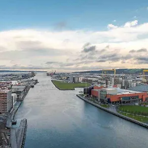 Harbour Views Apartment