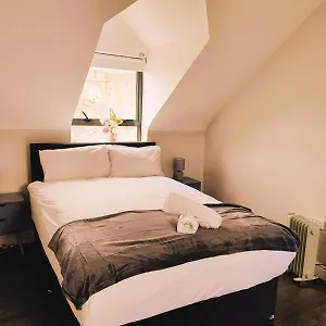 Perfect Centre 3 Bedroom Free Parking Holiday home